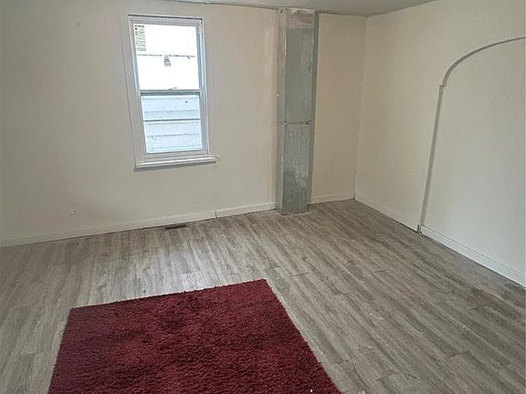 2nd image of 6239 Lorraine Ave