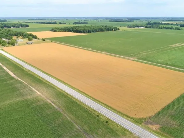 414 E State Road 8, Kouts, IN 46347