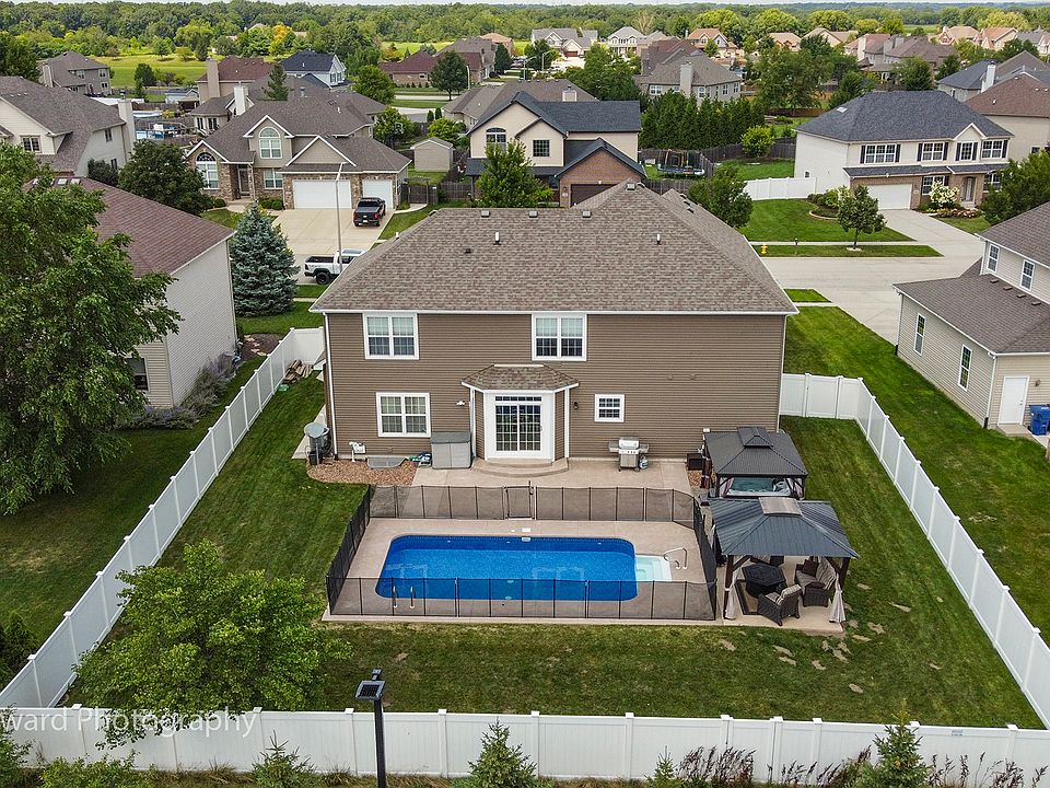 2nd image of 408 E Frontier Dr
