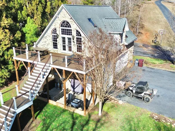 175 Captains Dr, Roxboro, NC 27574