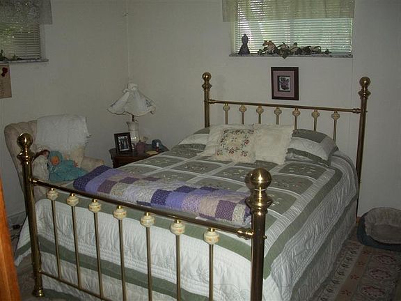5th image of 4724 Holly Ave