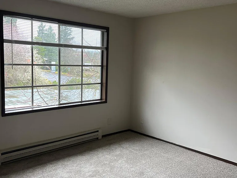 12265 SW Hall Blvd #4 — Photo 7