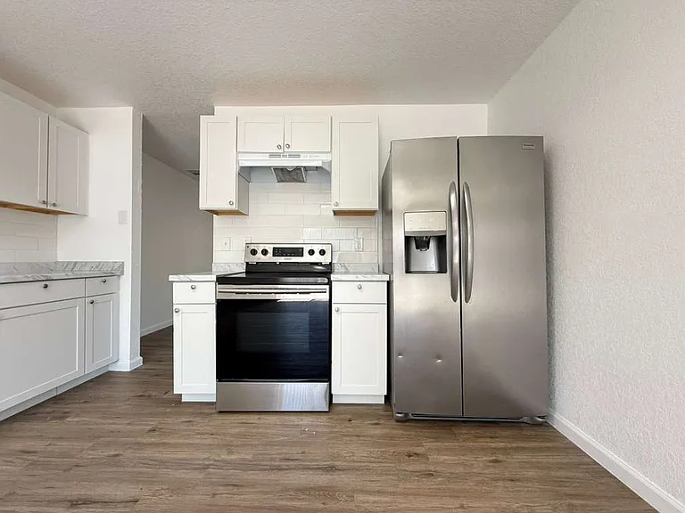 8206 Grimchester — Photo 3