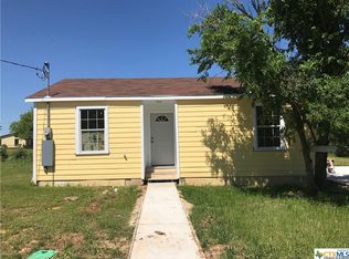 131 Eleanor St, Luling, TX 78648