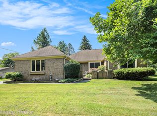 3531 E Commerce Rd, Commerce Township, MI 48382