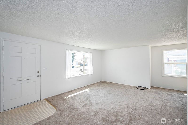 5th image of 147 E Street SE