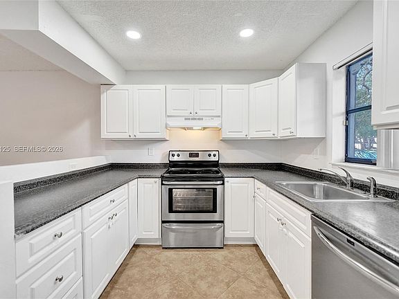 4th image of 9340 SW 61st Way APT B