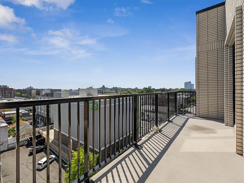 100 Sullivan Pl #608