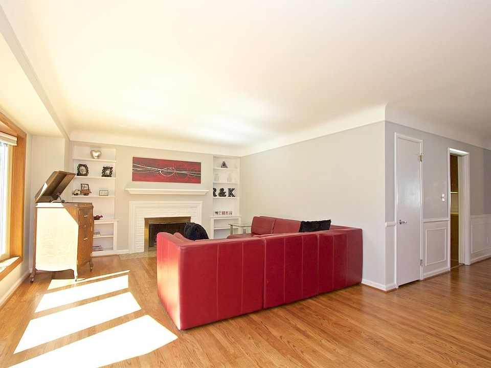 1st image of 15964 Dunblaine Ave