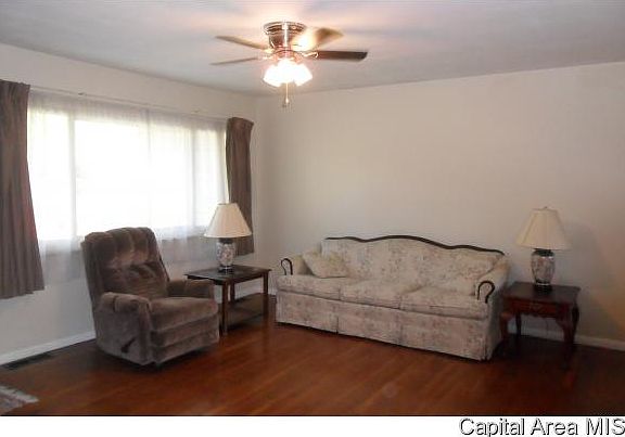 5th image of 35 Lake Knolls Dr