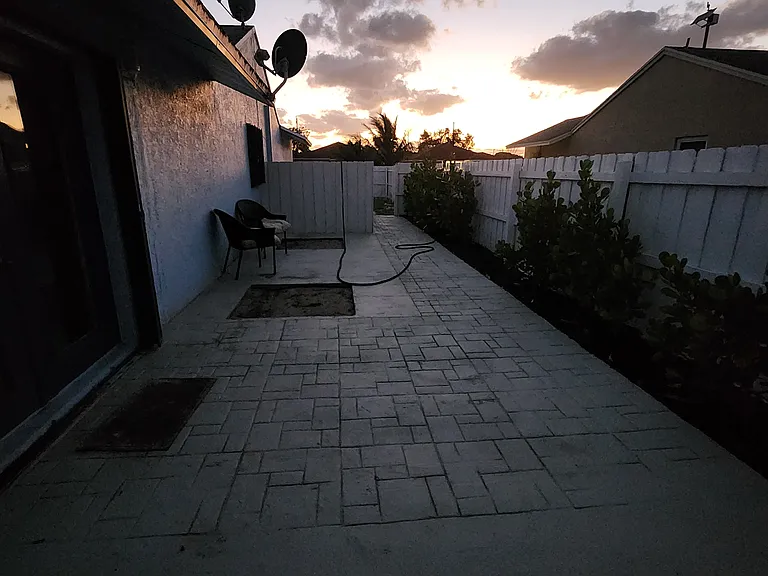 235 SW 10th Ave — Photo 7