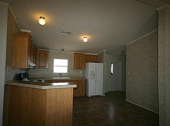 2nd image of 4304 S Fm Road 148