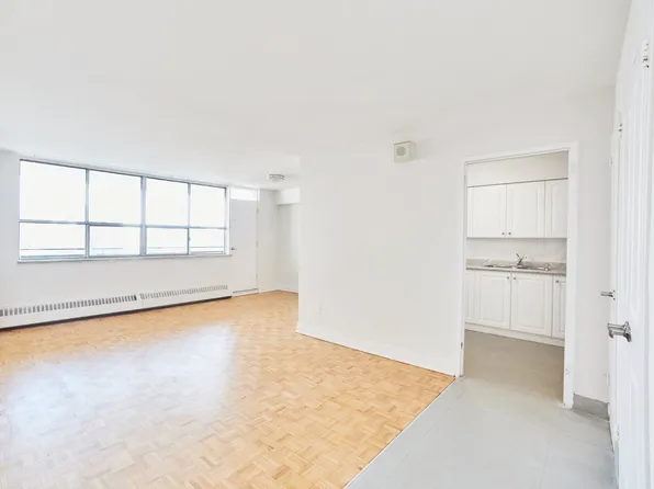 10 Teesdale Pl, Toronto, ON M1L 1K9