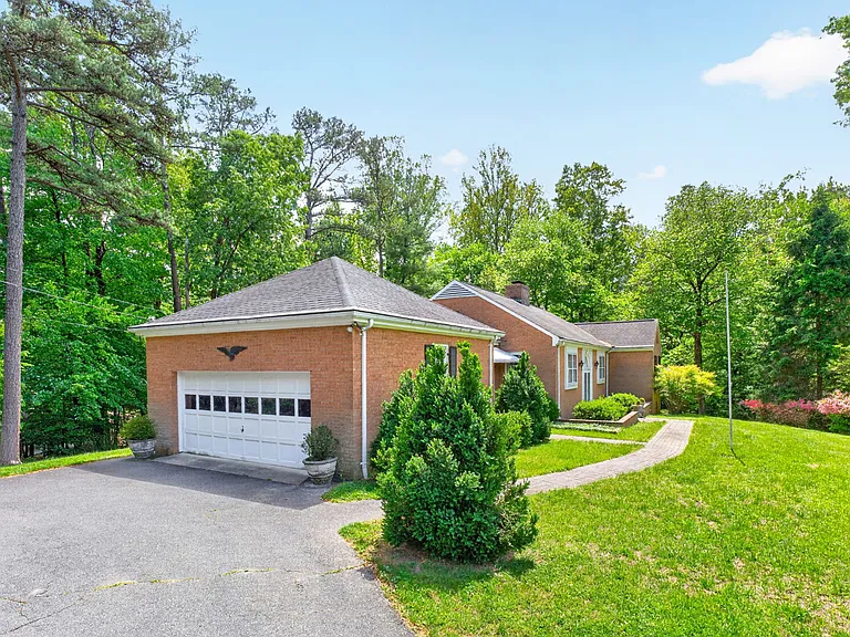 535 E Rio Rd — Photo 35