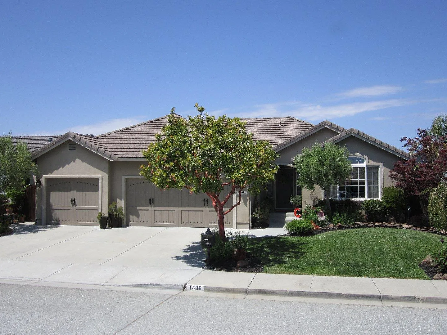 1496 Windsor Ct photo 1