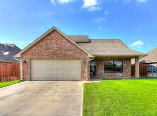 5425 NW King Richard Ave, Lawton, OK 73505