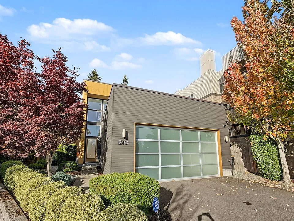 1240 NE 117th St