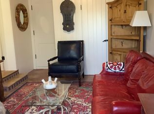 907 Gildersleeve St, Santa Fe, NM 87505