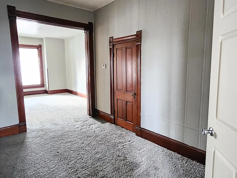1105 Avenue F — Photo 11