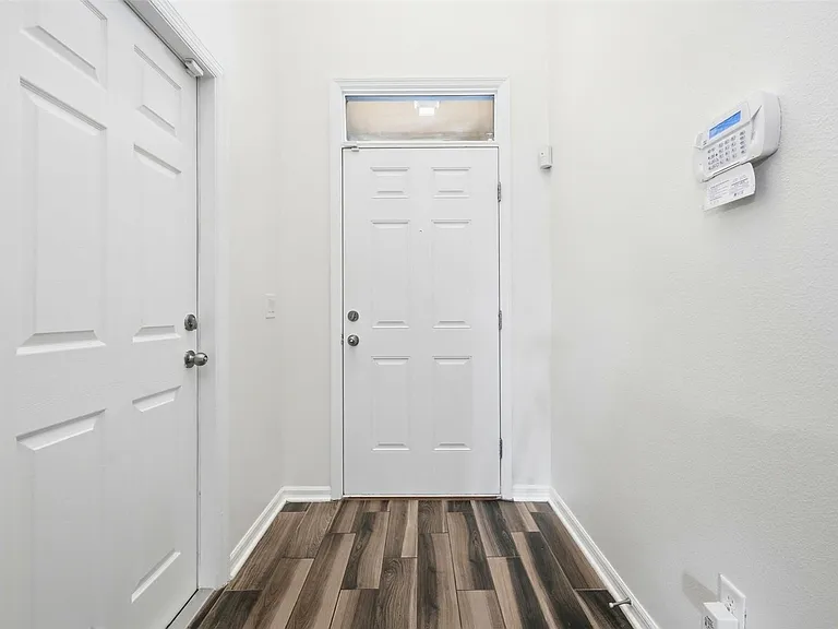 17436 Chateau Pine Way — Photo 2