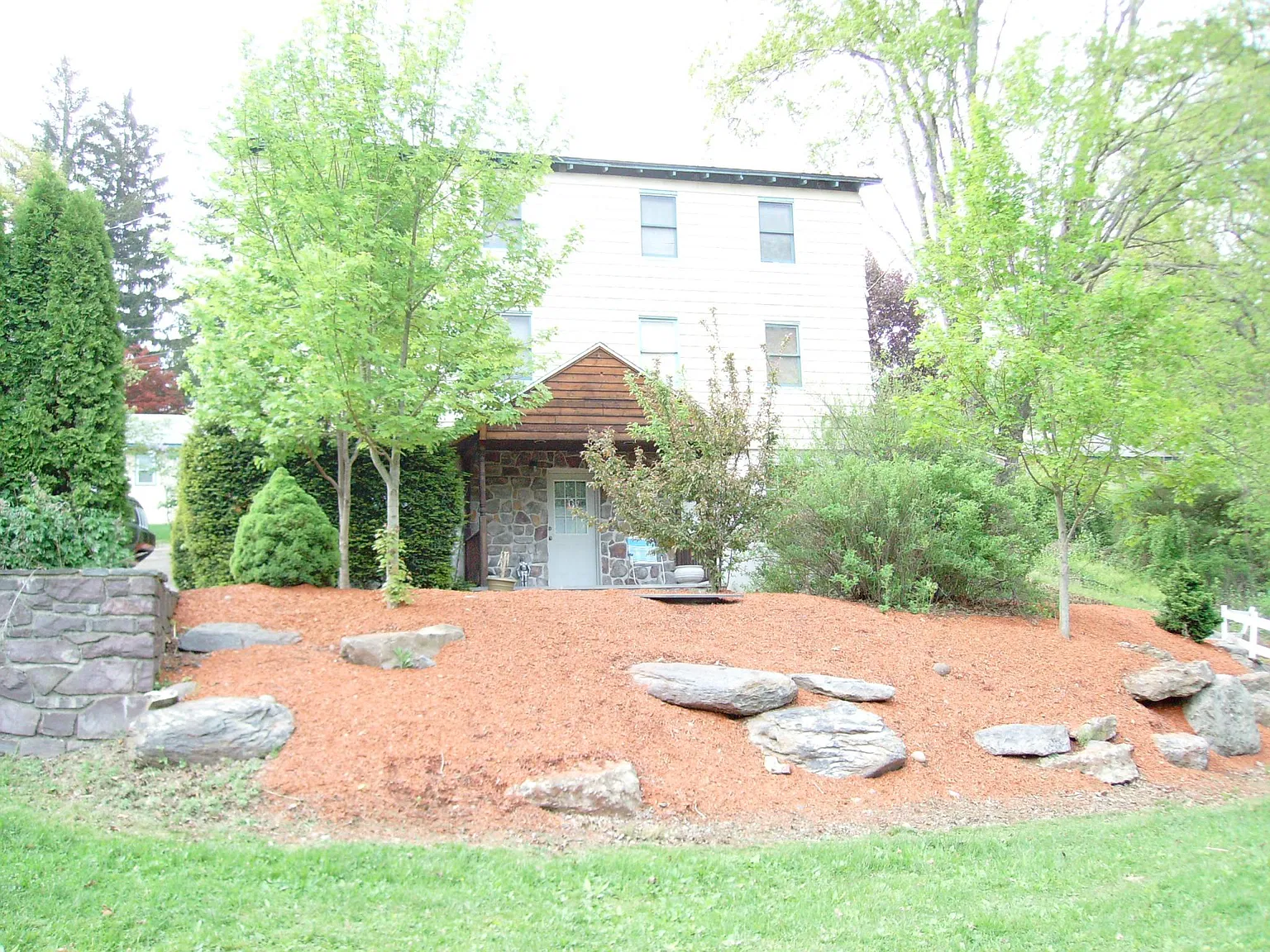 1145 Hillside Drive — Photo 1