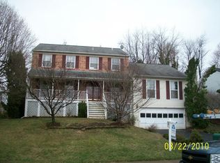 209 Markwood Dr, Sterling, VA 20165