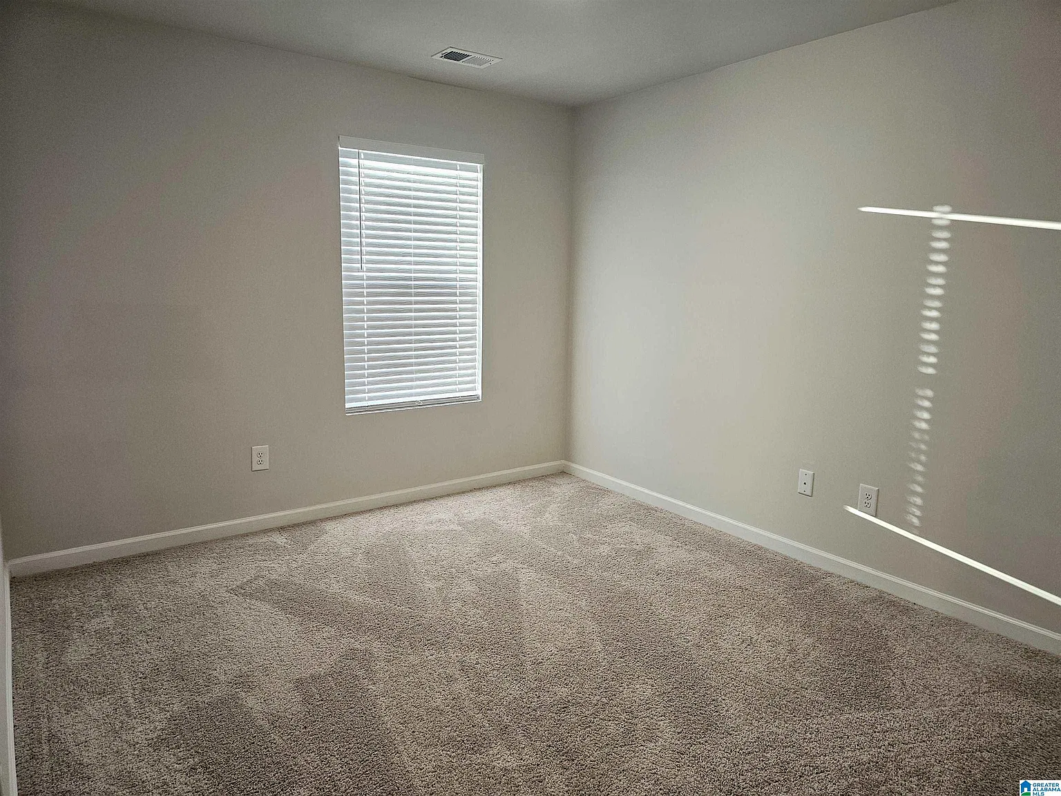 3 bed, 2.5 bath, 2150 sqft, $1,695 — Photo 2