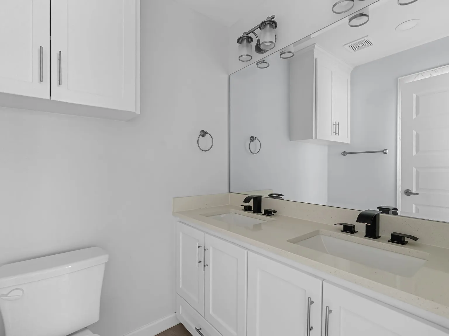 3 bed, 1227 sqft, $1,600 — Photo 4