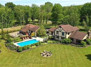 9343 River Island Dr, Brewerton, NY 13029