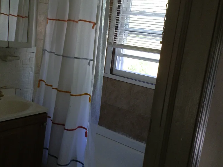 Part main bathroom