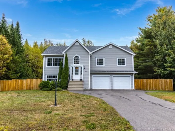 27 Benerin Ct, Lincoln, NB E3B 0J6