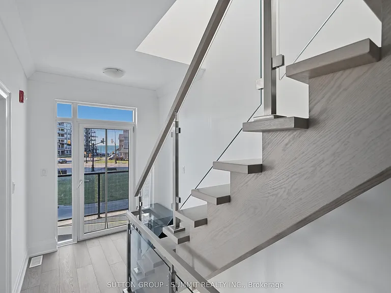 2 Concord Pl — Photo 42