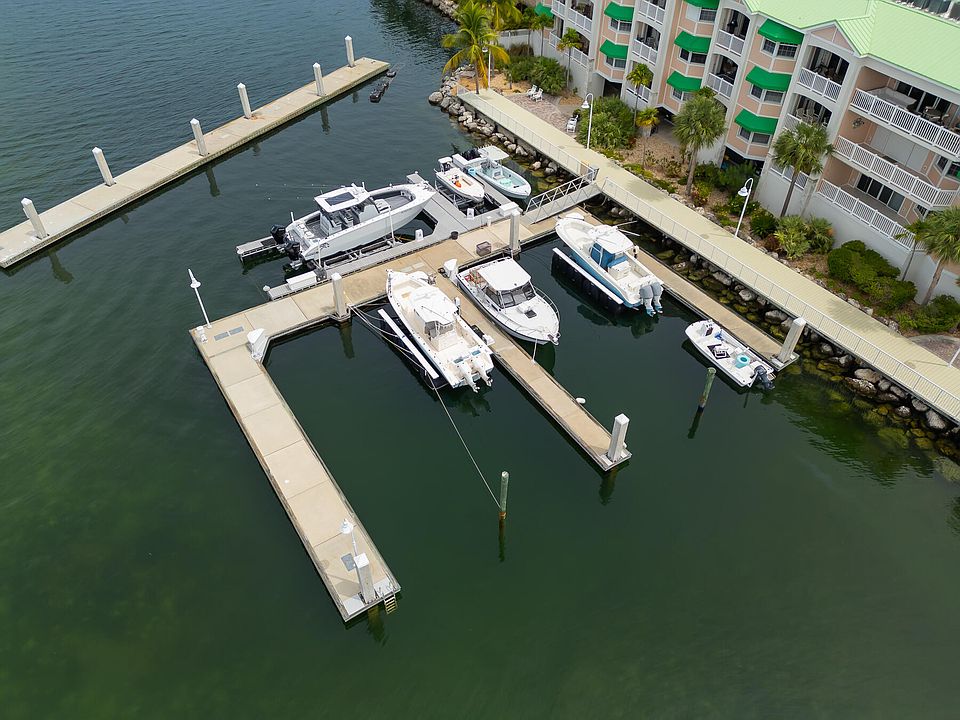 1st image of 5555 College Rd # Tarpon 4