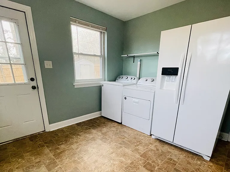 1763 1st Ave NW — Photo 5