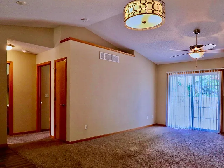 2058 Northland Cir — Photo 16