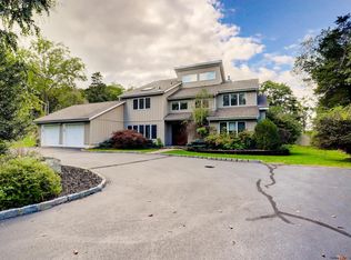 271 Cedar Cliff Rd, Monroe, NY 10950