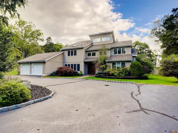 271 Cedar Cliff Road, Monroe, NY 10950