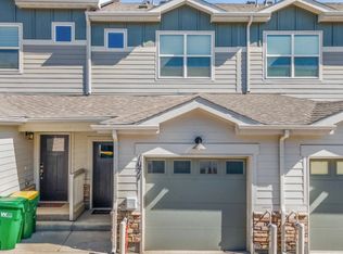 1071 Oak Cir, Lakewood, CO 80215