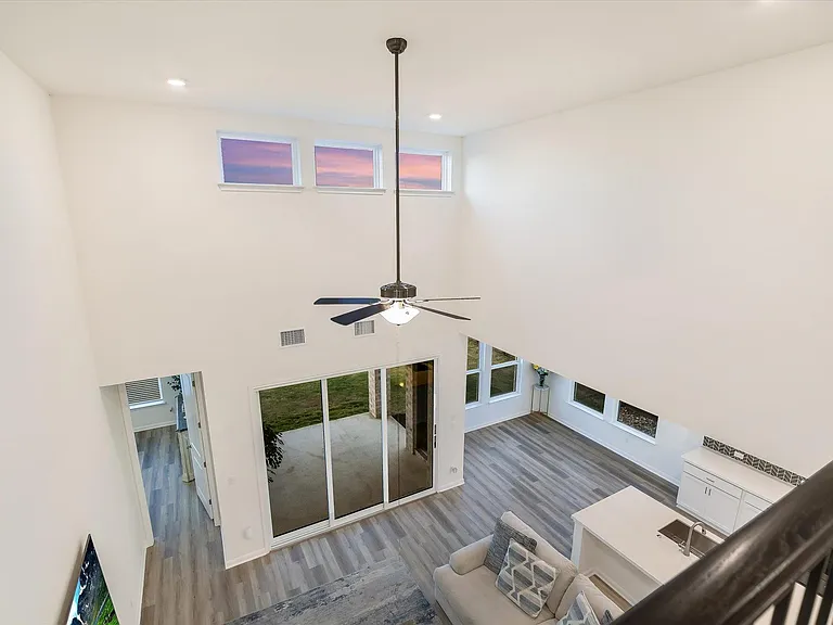 737 Leeward Pass — Photo 16