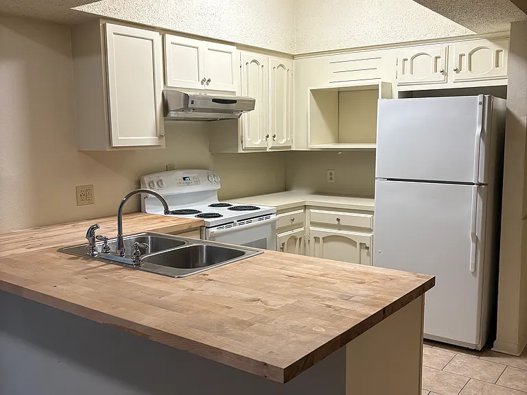 8918 Gsri Ave #1 — Photo 2