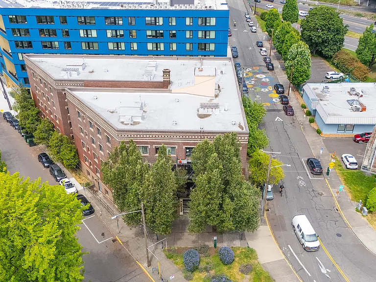 Historic Paramount Apartments — Photo 57