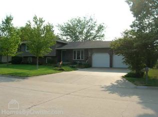 1815 Erickson St, Manhattan, KS 66503