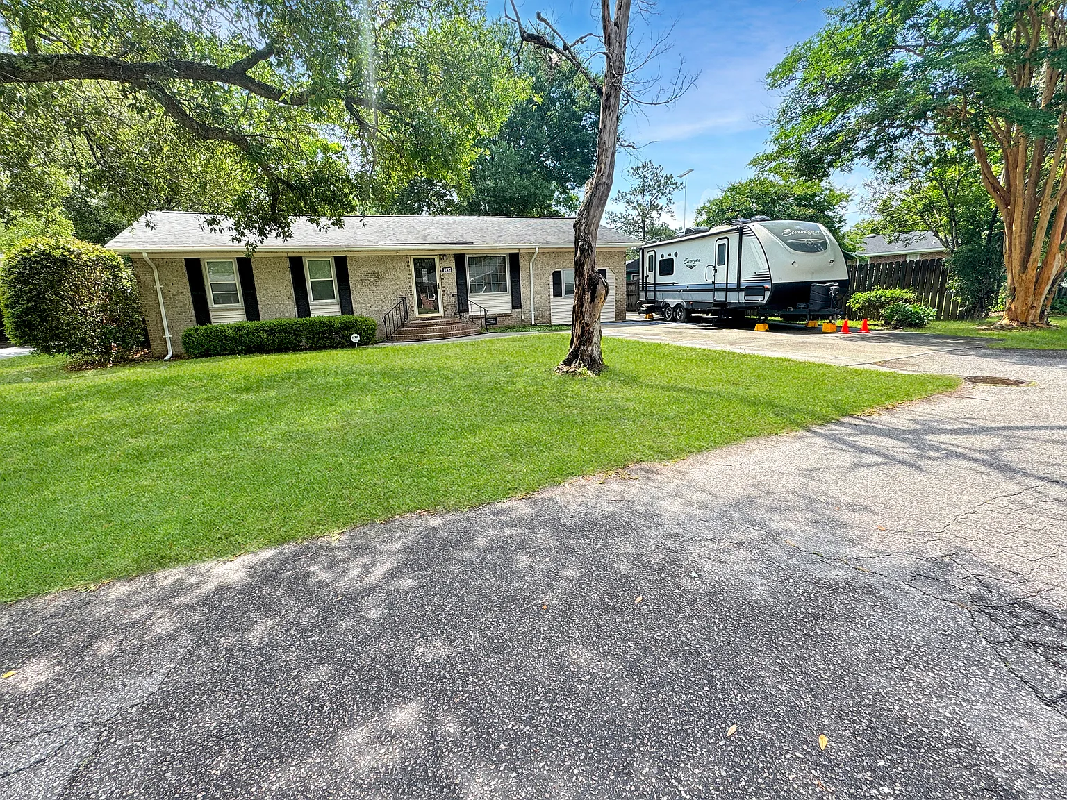 3 bed, 2.5 bath, 1672 sqft, $2,000 — Photo 3
