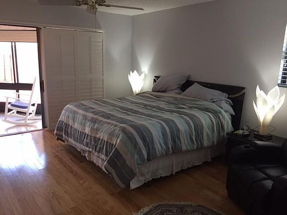 5th image of 1127 E Seminole Ave APT 17D