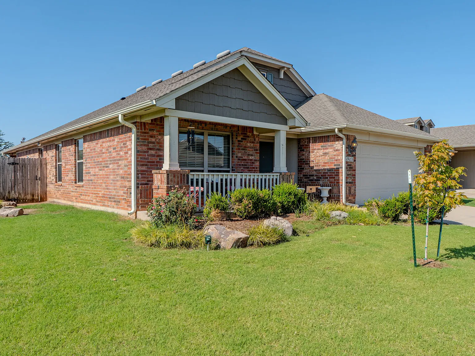 3 bed, 1982 sqft, $2,095 — Photo 3