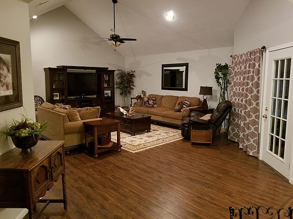Living Room/Sunporch Entry