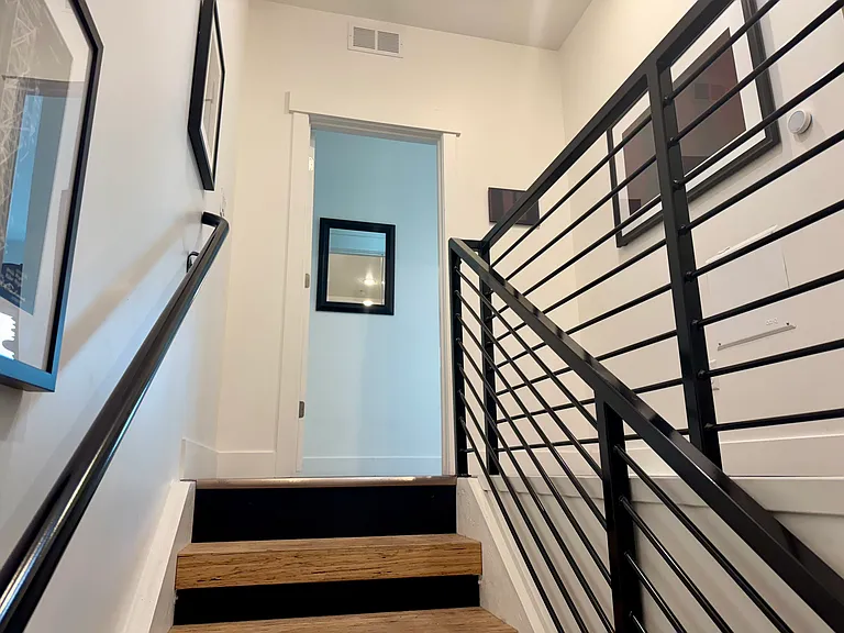 877 S 200 W — Photo 23