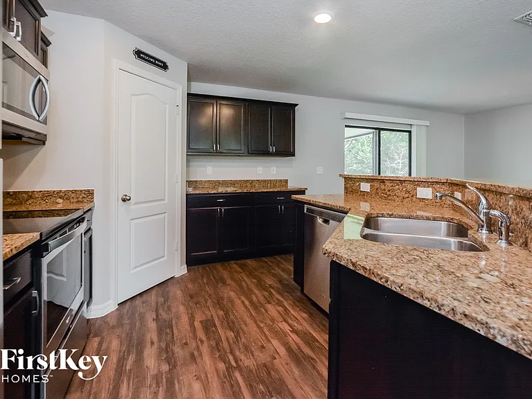 882 N Fairbanks Dr — Photo 6