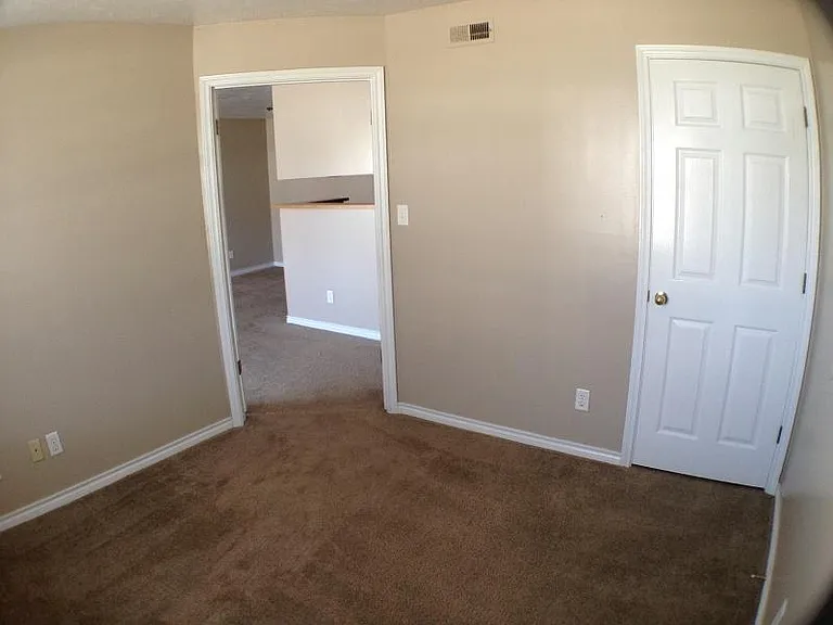 101 Northfield Dr — Photo 3