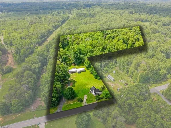 1844 Price Rd, Eden, NC 27288